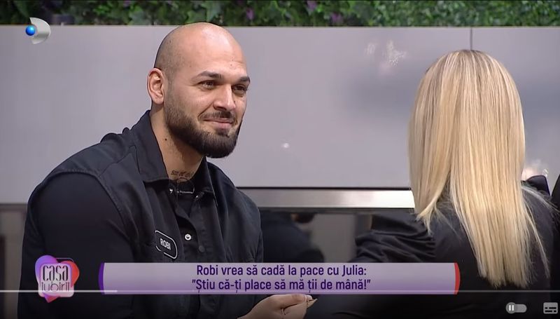 Ce i-a răspuns Julia lui Robi la întrebarea "Vrei să fim prieteni"