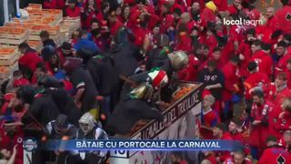 VIDEO- Tradiție neobișnuită la un carnaval, &icirc;n Italia: bătaia cu portocale