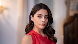 Sıla Türkoğlu, dezvăluiri despre  personajul său din serialul "O dragoste". Povestea care va cuceri publicul din România are premiera pe 19 februarie, la Kanal D, de la ora 20:00