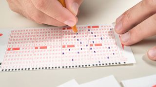 LOTO 15 februarie 2024: Ce premii sunt puse &icirc;n joc și la ce oră se extrag numerele