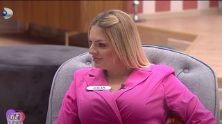 Julia pare interesată de Patrick 