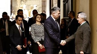 VIDEO. Premierul Marcel Ciolacu, primele întâlniri oficiale la Roma. Când este primit în audiență la Papa Francisc