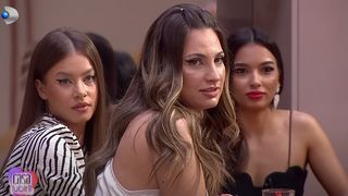 Gestul neobservat dintre Giuly și Robert, în camera roșie din Casa Iubirii. Totul s-a petrecut sub privirile Larisei: "Eu stau bine cu simțurile"