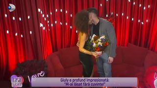 Gestul neobservat dintre Giuly și Robert, în camera roșie din Casa Iubirii. Totul s-a petrecut sub privirile Larisei: "Eu stau bine cu simțurile"