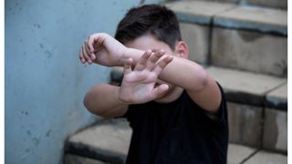 Părinți abuz copil Roman