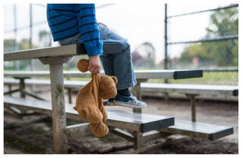 Părinți abuz copil Roman