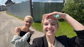 Soția lui Aleksei Navaln&icirc;i, alături de fiica de 23 de ani, Daria