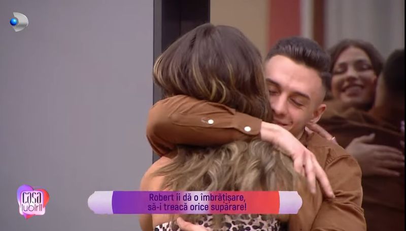 Robert și Bianca, îmbrățișare pasionată