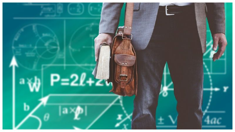 Profesor abuz elevă arestat