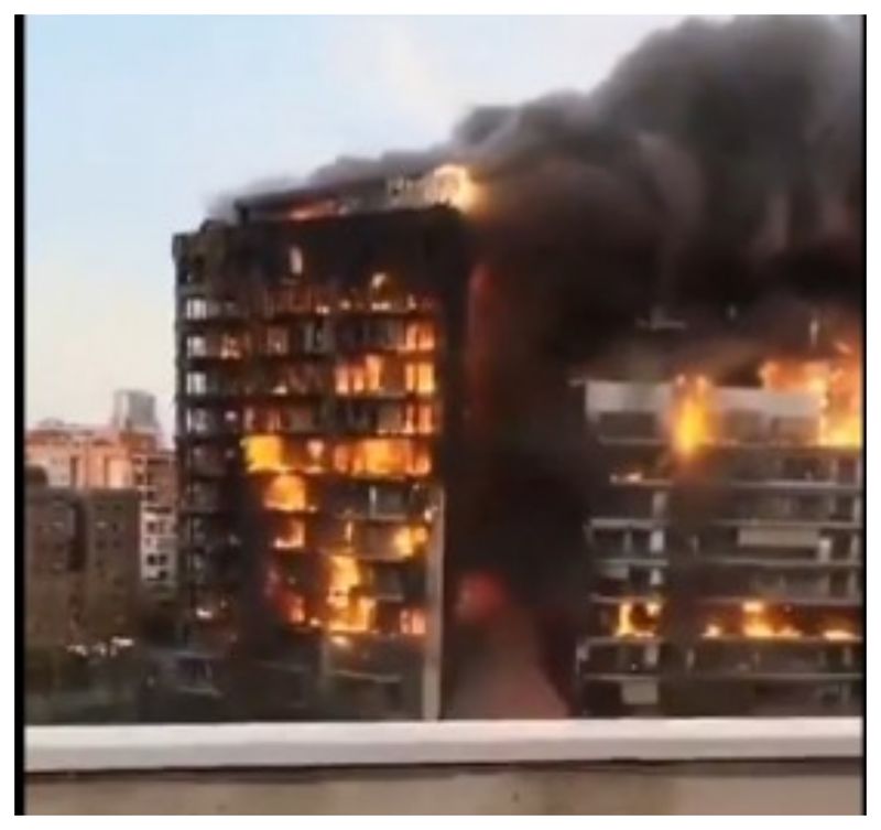 Incendiu bloc Valencia