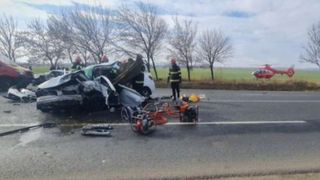 Accident cumplit la ieșirea din Râmnicu-Sărat. O persoană și-a pierdut viața și alte patru au fost rănite