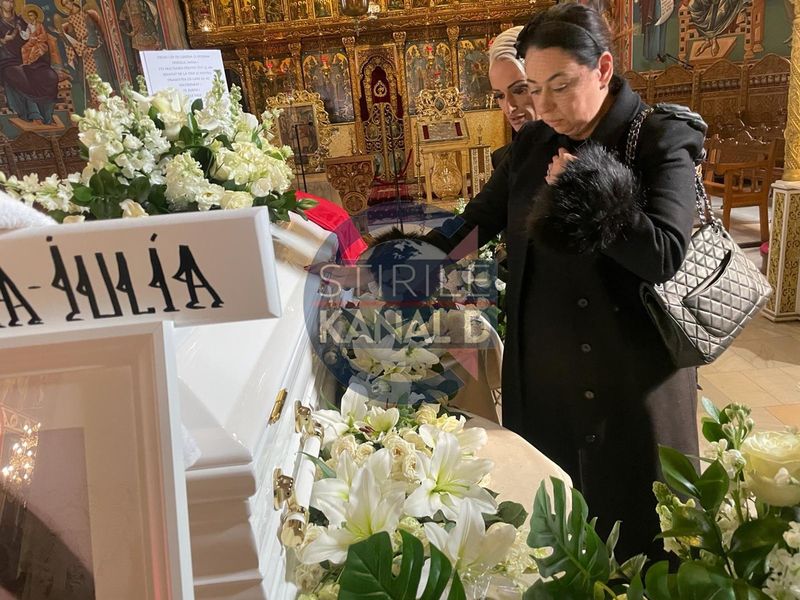 oana roman la sicriu