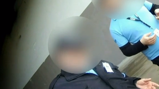 jandarm si angajat mall