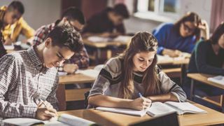 Subiecte Geografie pentru simulare BAC 2024: Au fost publicate subiectele la Geografie. Ce exerciții au avut de rezolvat elevii?