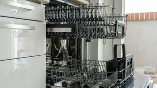 Soluția Perfectă pentru Gospodăria Modernă: Ghidul Complet pentru Mașina de Spălat Vase