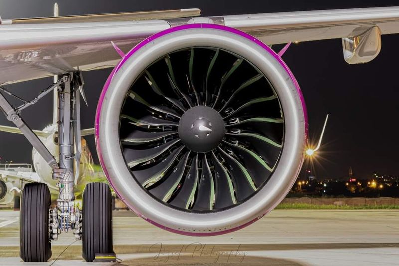 Un avion a aterizat de urgență la Cluj-Napoca 