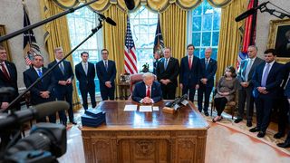 Donald Trump vrea să revină la Casa Albă