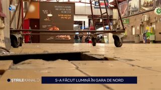 VIDEO- S-a făcut lumină &icirc;n Gara de Nord. Reprezentanții CFR au decis schimbarea lămpilor de pe peroane