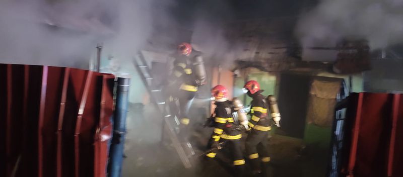 Un tânăr de 27 de ani din Vaslui a dat foc casei părinților