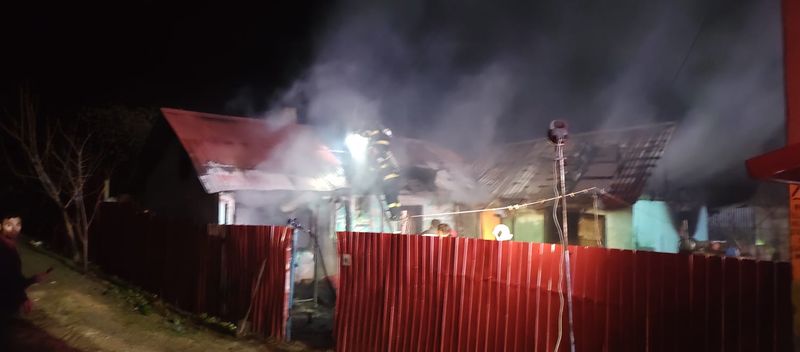 Un tânăr de 27 de ani din Vaslui a dat foc casei părinților