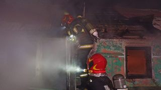 Un t&acirc;năr de 27 de ani din Vaslui a dat foc casei părinților