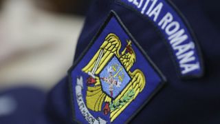 uniforma de poliie