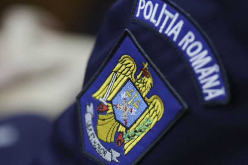 uniforma de poliie
