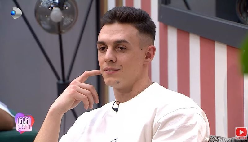 Robert, tentat să o sărute pe Giuly în "Casa Iubirii"