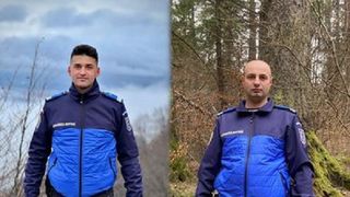 Ceo doi jandarmi cu biroul &icirc;n natura