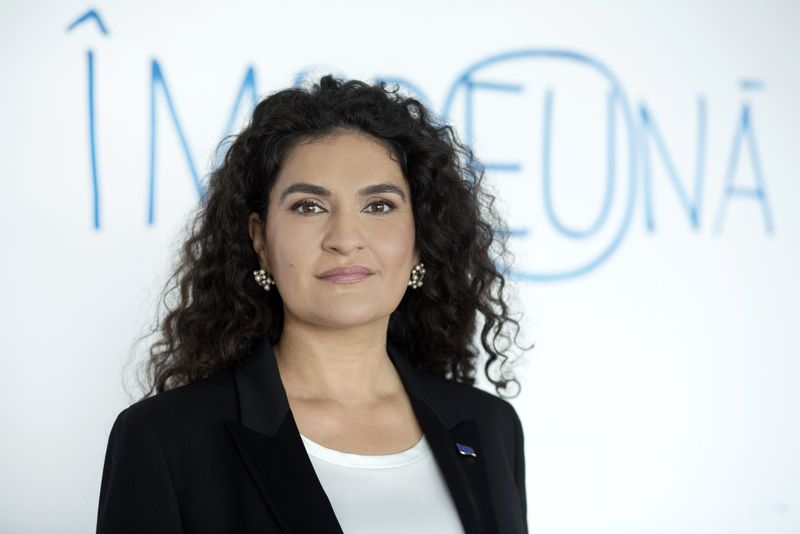 Ce studii are Ramona Chiriac 