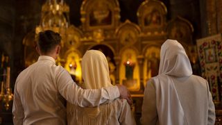 crestini in biserica