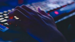 VIDEO- EXCLUSIV- Noua înșelătorie care face victime! Prin această metodă escrocii vor să fure datele românilor