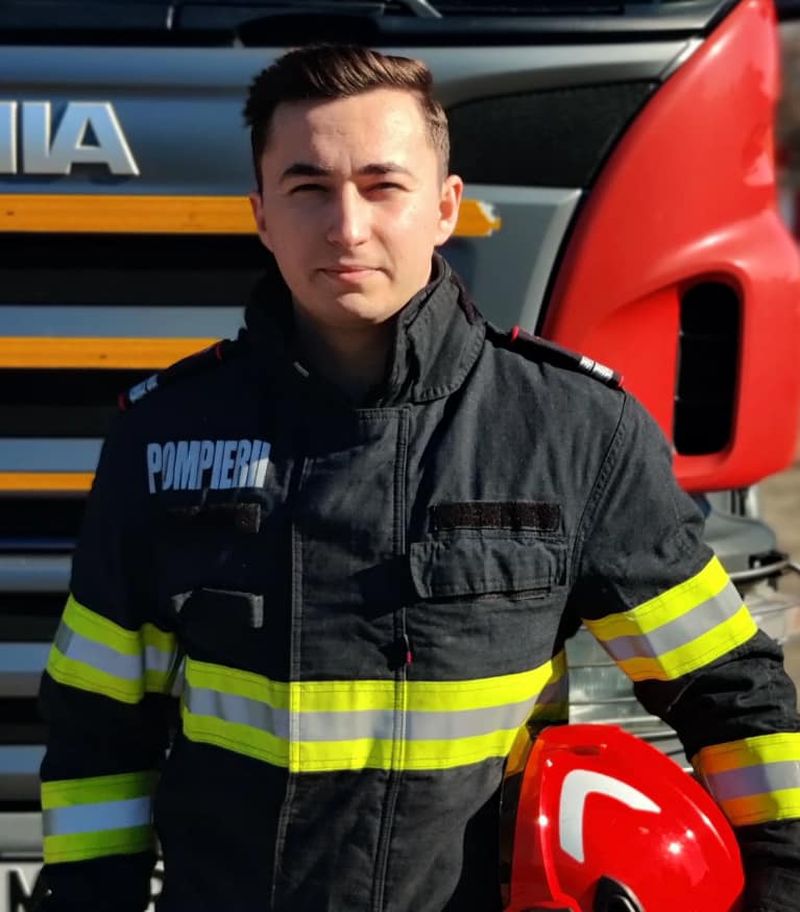 Ștefan, tânăr pompier, erou pentru un bărbat căruia i-a salvat viața