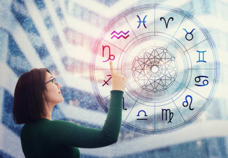 femeie si horoscop
