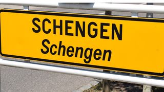 Fără minori în spațiul aerian Schengen! Ce documente sunt necesare pentru copiii care vor să călătorească, chiar și însoțiți de părinți?