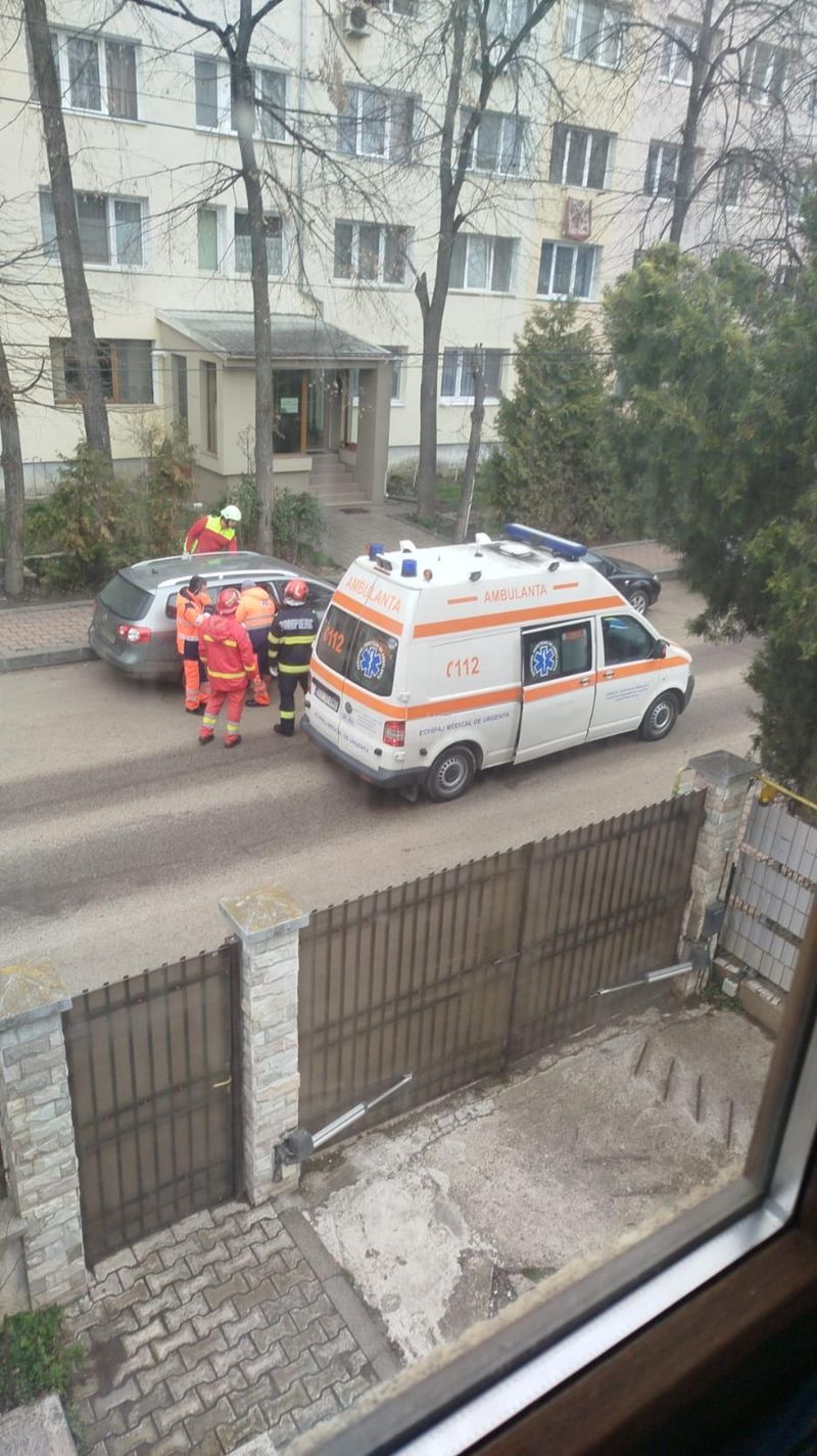 Angajat ISU, găsit mort în mașina proprie