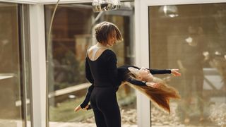 Stimulente financiare pentru scurtarea concediului de creșterea copilului