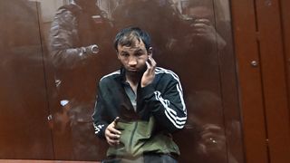 Atentat terorist Moscova. Suspecții au pledat vinovați după ce s-au prezentat &icirc;n fața unui tribunal rusesc cu semne multiple de tortură.&nbsp;