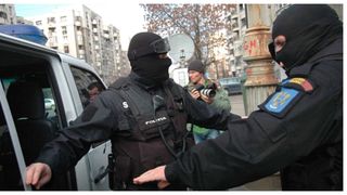 Sunt puse în executare 50 de mandate de aducere