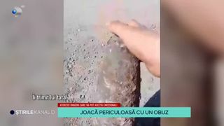 VIDEO-Joacă periculoasă cu un obuz. Doi copii din Galați au găsit un proiectil explozibil. Incredibil ce au făcut după cu acesta