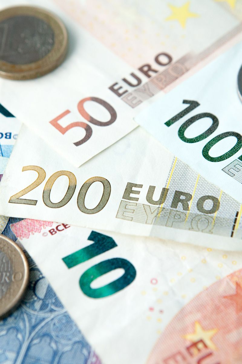 Cursul valutar BNR pentru 27 martie 2024