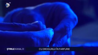 VIDEO-Prinși cu substanțe interzise &icirc;n farfurie. Trei bărbați au fost depistați &icirc;n timp ce aveau asupra lor prafuri suspecte, &icirc;n mașină