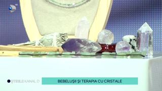 VIDEO-Bebelușii și terapia cu cristale. Cum pot cristalele să îi ajute pe cei mici