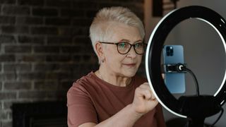 Când intră pensiile în luna aprilie, în contextul grevei de la Poșta Română? Anunțul oficialiilor pentru toți pensionarii