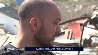 VIDEO-Război cu mafia fierului vechi. Tone întregi de electrocasnice vechi, descoperite pe un câmp din județul Călărași