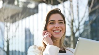 Ce experiențe din viața &icirc;i fac pe rom&acirc;nii educați să se simtă &icirc;mpliniți