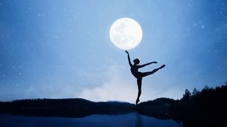 Luna Nouă în aprilie 2024: Zodiile care vor avea parte de un moment unic