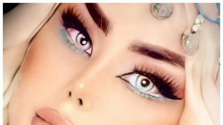 T&acirc;năra păpușa Barbie