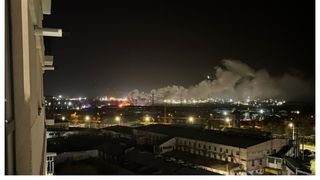 Pericol de explozie! Un incendiu puternic a izbucnit la o fabrică de produse chimice din Iași