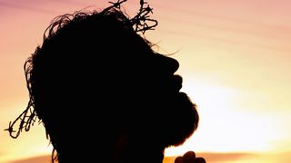 barbat care se roaga